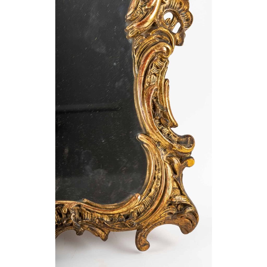 Petit miroir Louis XV en bois doré, époque XVIIIème