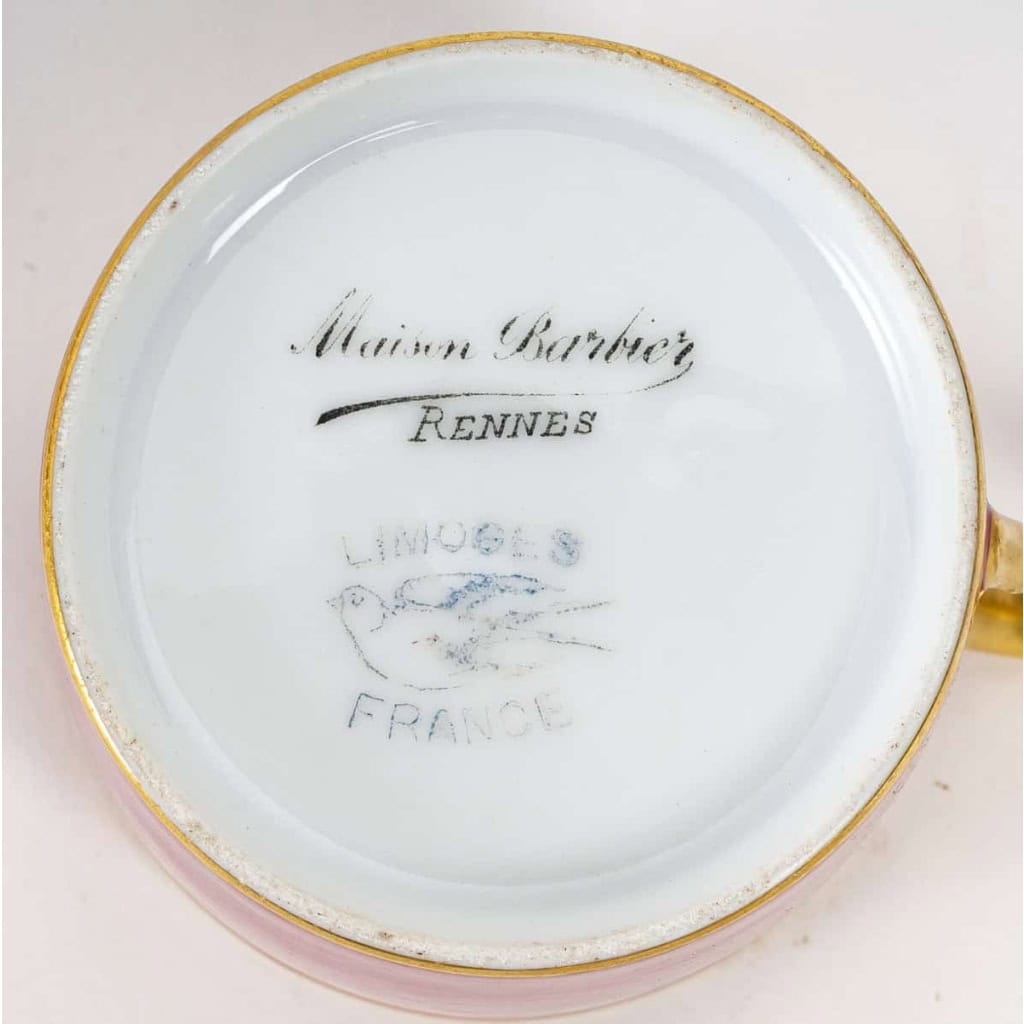 12 tasses couleurs à incrustations or, XIXème siècle | Biron 12 tasses couleurs à incrustations or, XIXème siècle