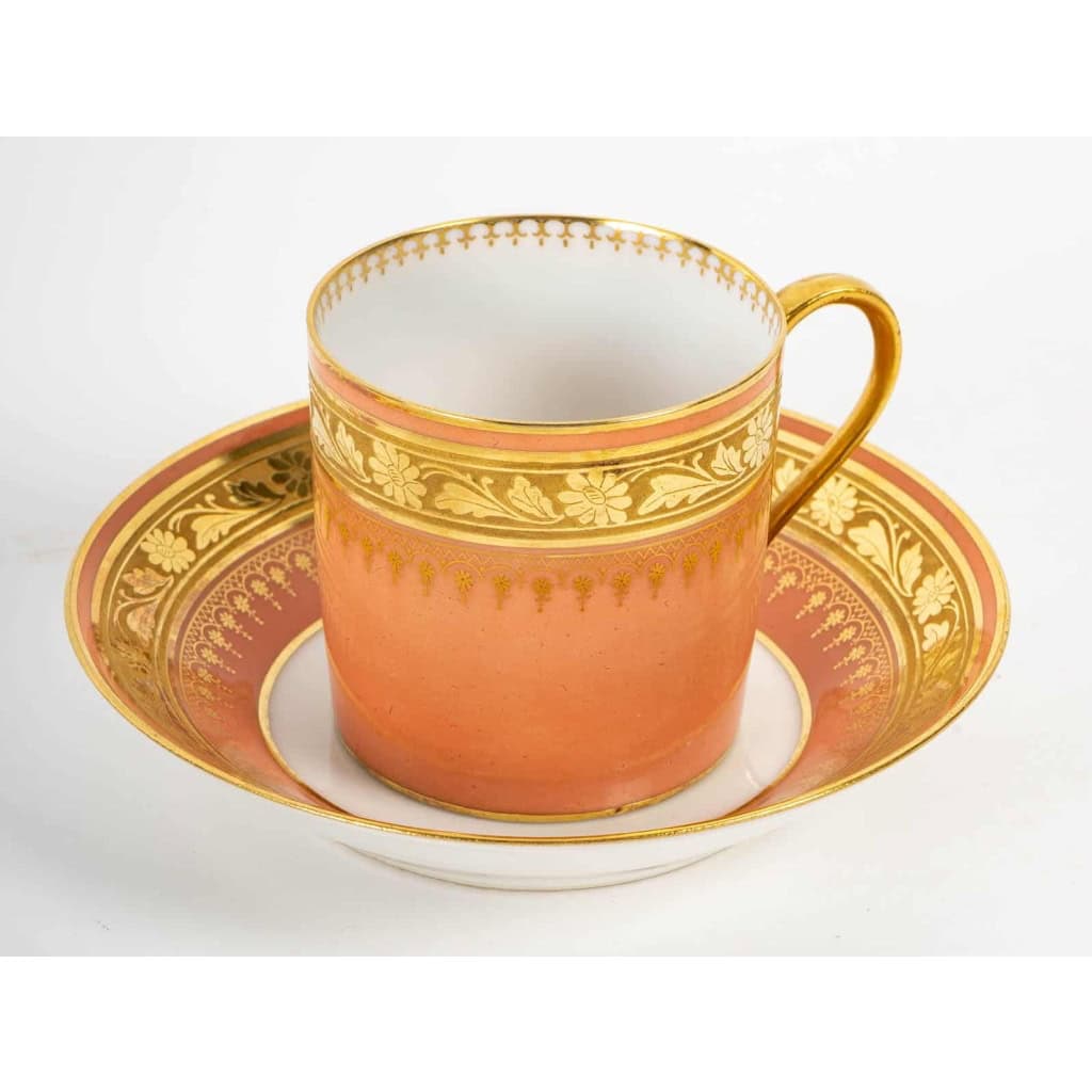 12 tasses couleurs à incrustations or, XIXème siècle | Biron 12 tasses couleurs à incrustations or, XIXème siècle