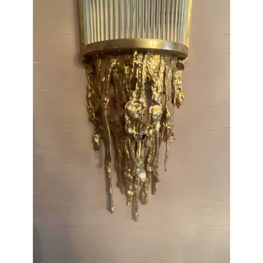 1970′ Paire D’Appliques En Bronze Doré Et Tubes En Verre Par Victor Boeltz Décor Stalagmites et Stalactites H103 cm | Biron 1970′ Paire D’Appliques En Bronze Doré Et Tubes En Verre Par Victor Boeltz Décor Stalagmites et Stalactites H103 cm
