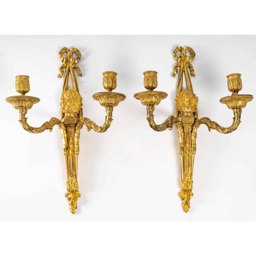 Paire d’appliques d’époque Louis XVI (1774 – 1793). | Biron |||||