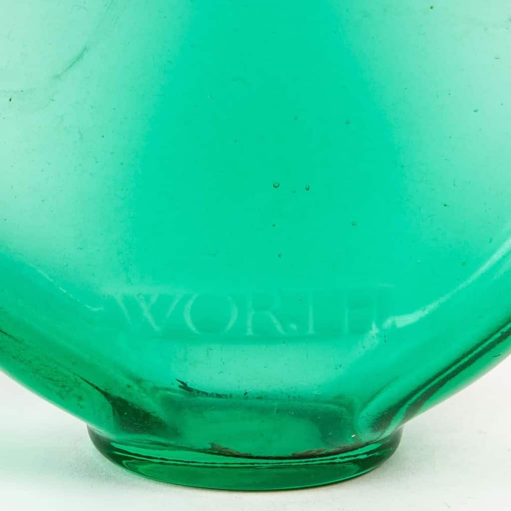 Flacon « Sans Adieu » Verre Vert Emeraude de René LALIQUE pour Worth. | Biron Flacon « Sans Adieu » Verre Vert Emeraude de René LALIQUE pour Worth.