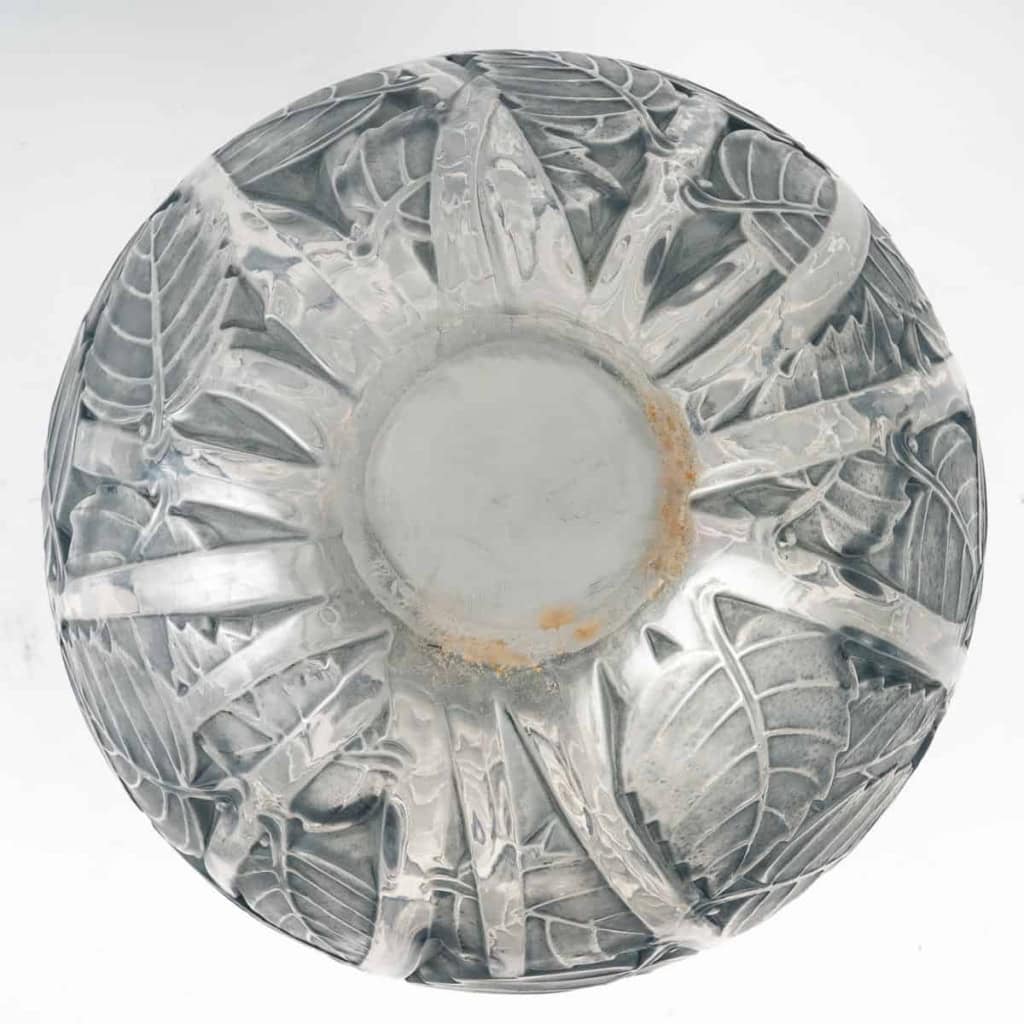Vase « Milan » Verre Blanc Patiné Bleu Gris de René LALIQUE | Biron Vase "Milan" Verre Blanc Patiné Bleu Gris de René LALIQUE
