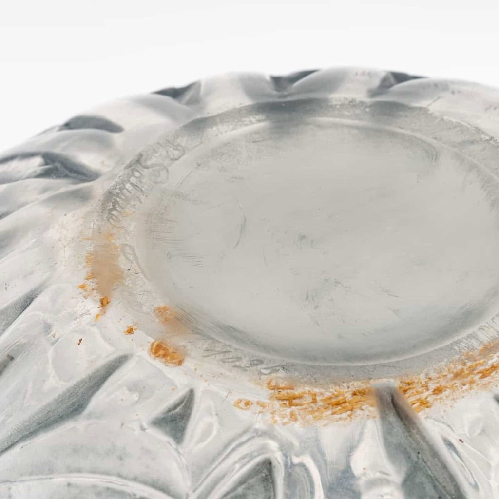 Vase « Milan » Verre Blanc Patiné Bleu Gris de René LALIQUE | Biron Vase "Milan" Verre Blanc Patiné Bleu Gris de René LALIQUE