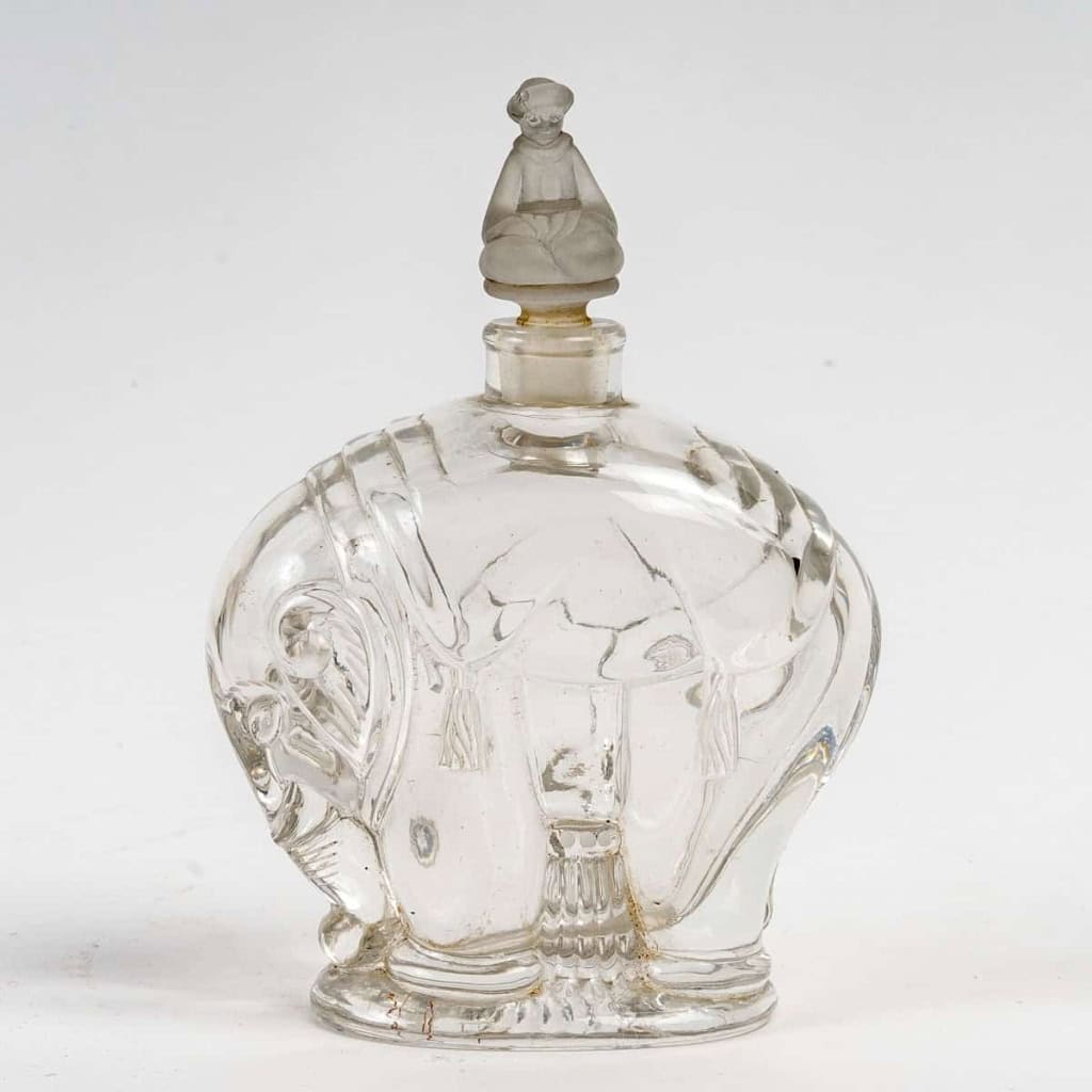Flacon « Kismet » Cristal de BACCARAT par Georges Chevalier pour Lubin. | Biron Flacon « Kismet » Cristal de BACCARAT par Georges Chevalier pour Lubin.