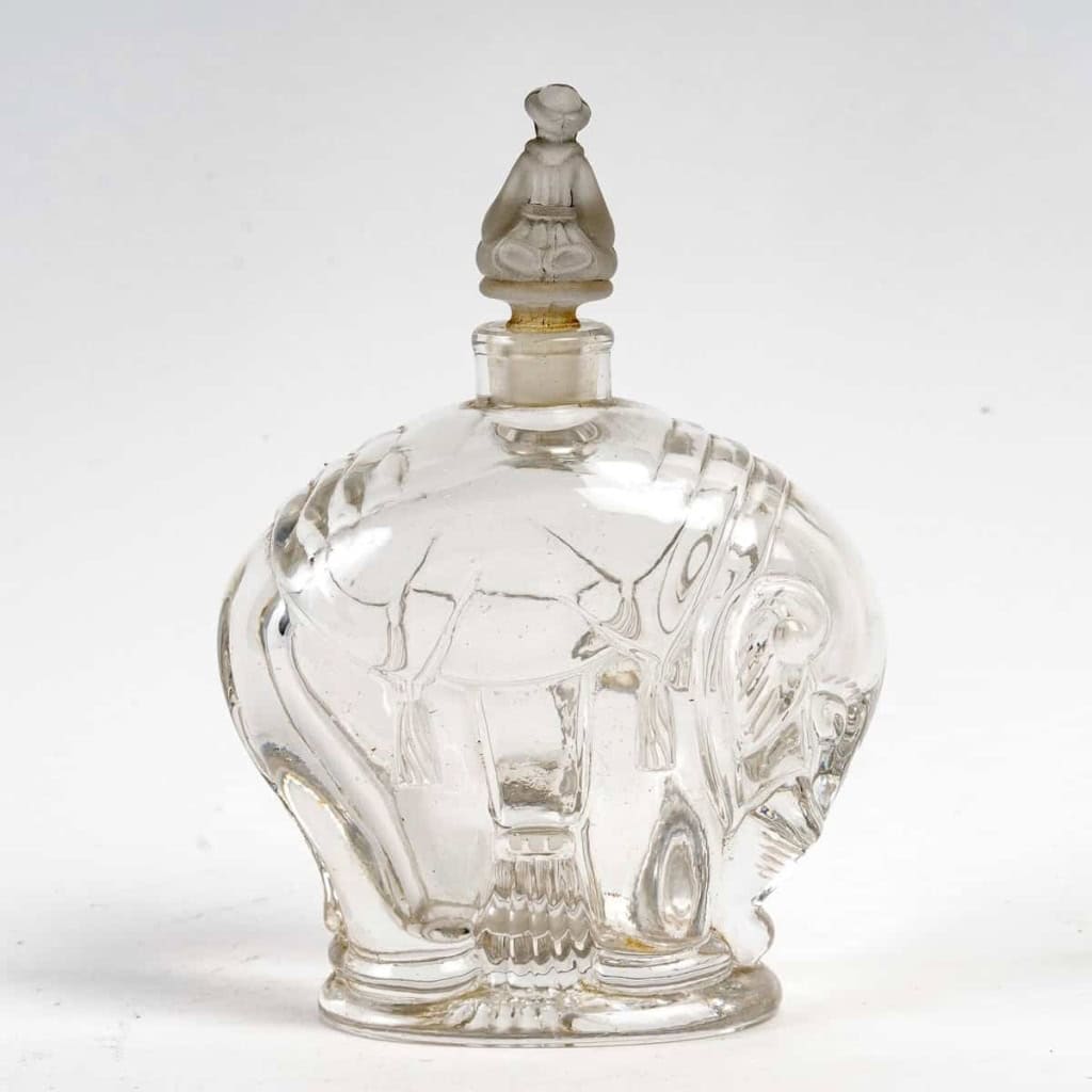 Flacon « Kismet » Cristal de BACCARAT par Georges Chevalier pour Lubin. | Biron Flacon « Kismet » Cristal de BACCARAT par Georges Chevalier pour Lubin.