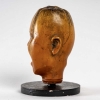 Très jolie graine sculptée représentant un personnage pleurant Japon Meiji 19ème