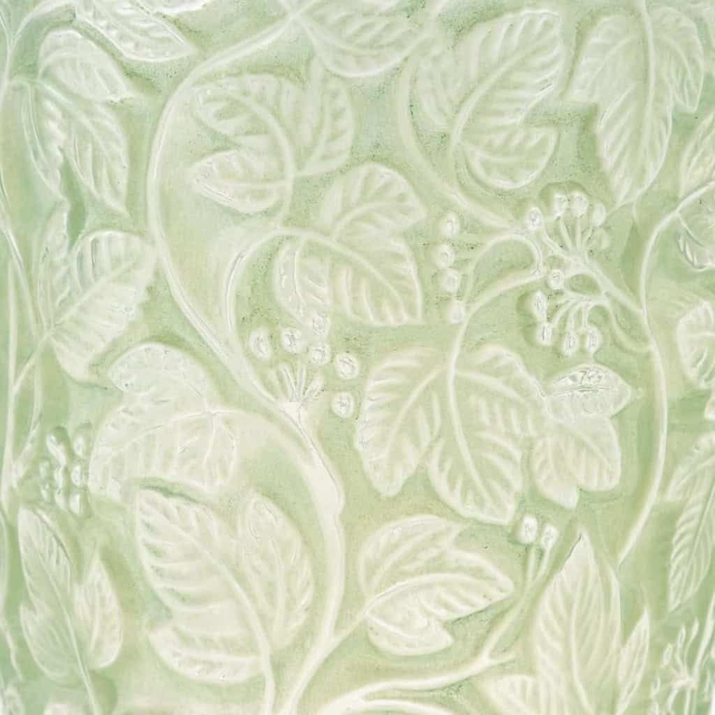 Vase « Deauville » Verre Blanc Patiné Vert de René LALIQUE | Biron Vase "Deauville" Verre Blanc Patiné Vert de René LALIQUE