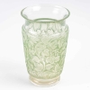 Vase « Deauville » Verre Blanc Patiné Vert de René LALIQUE | Biron Vase "Deauville" Verre Blanc Patiné Vert de René LALIQUE