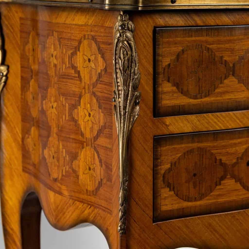 Paire de chevets de style Louis XV.