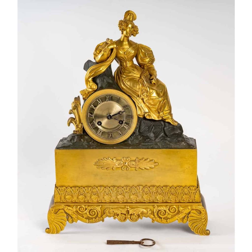 Pendule en bronze doré et patiné d’époque Napoléon III, XIXème siècle | Biron |||||||||