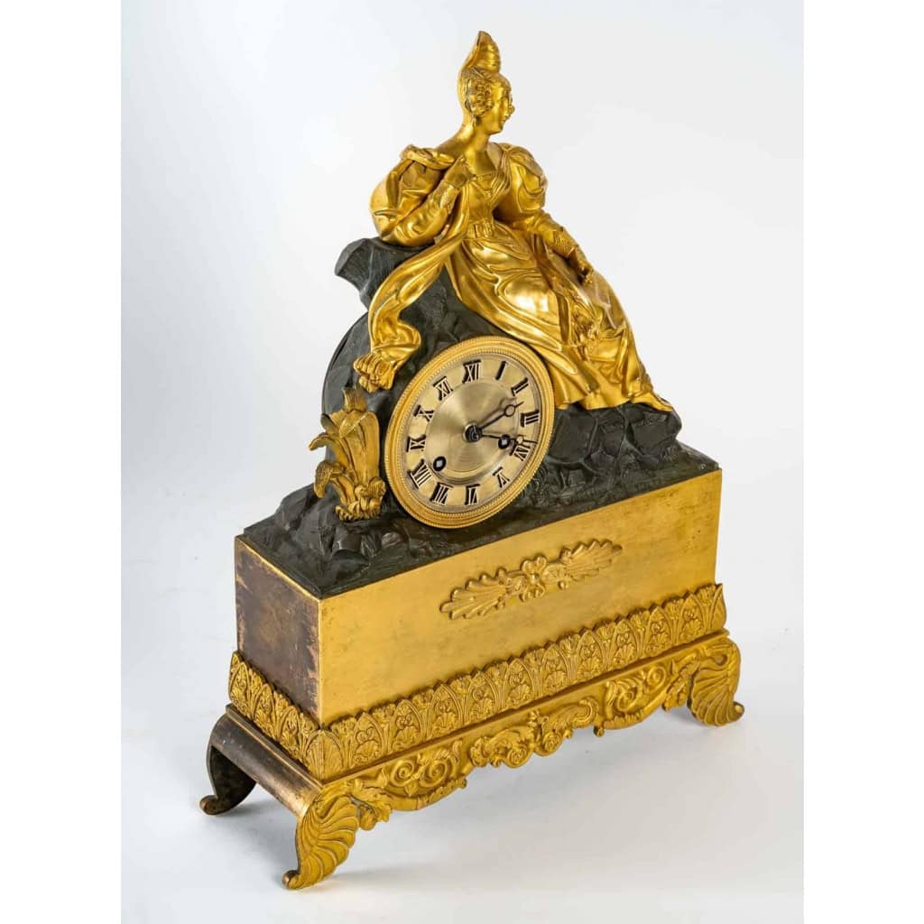 Pendule en bronze doré et patiné d’époque Napoléon III, XIXème siècle | Biron Pendule en bronze doré et patiné d'époque Napoléon III, XIXème siècle