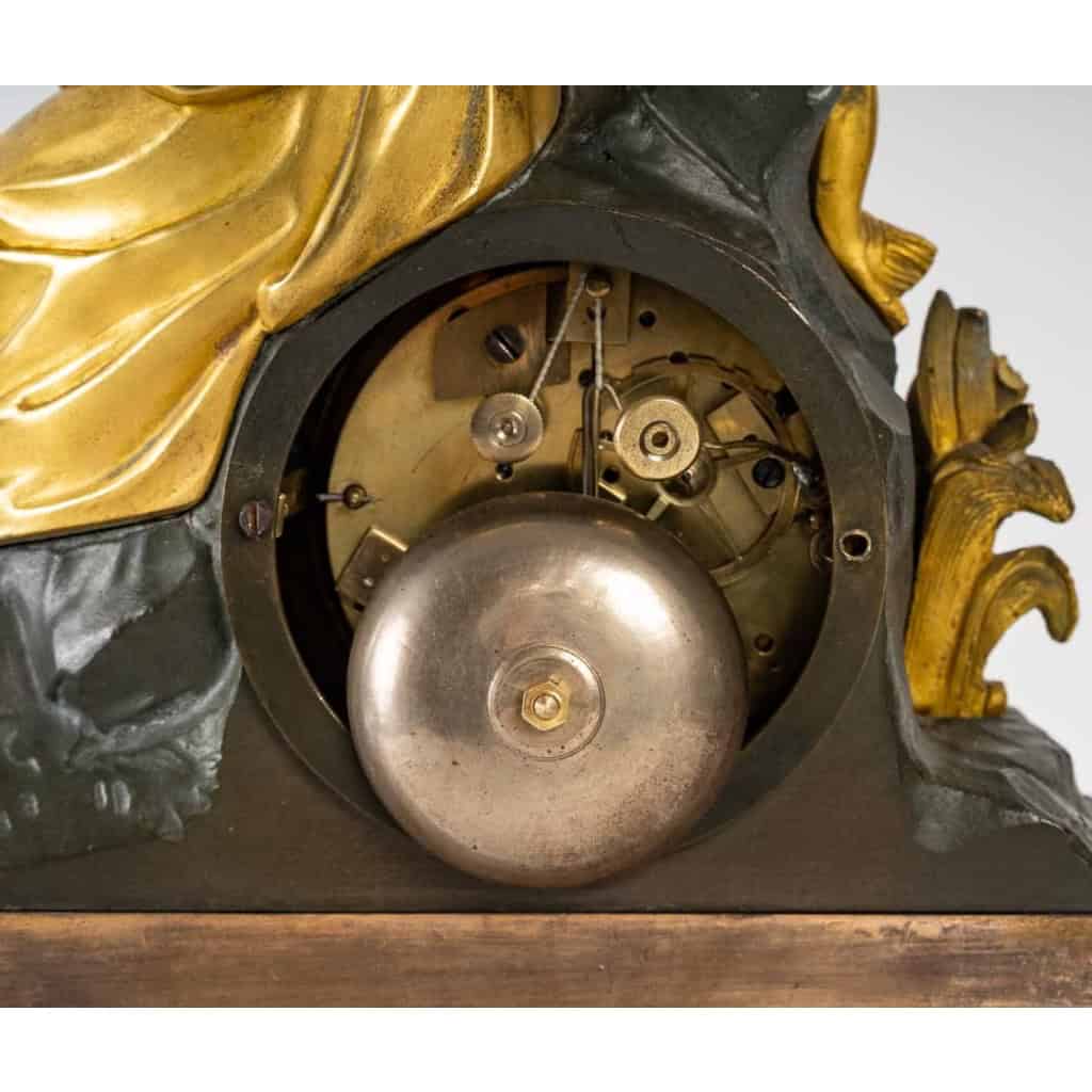 Pendule en bronze doré et patiné d’époque Napoléon III, XIXème siècle | Biron Pendule en bronze doré et patiné d'époque Napoléon III, XIXème siècle