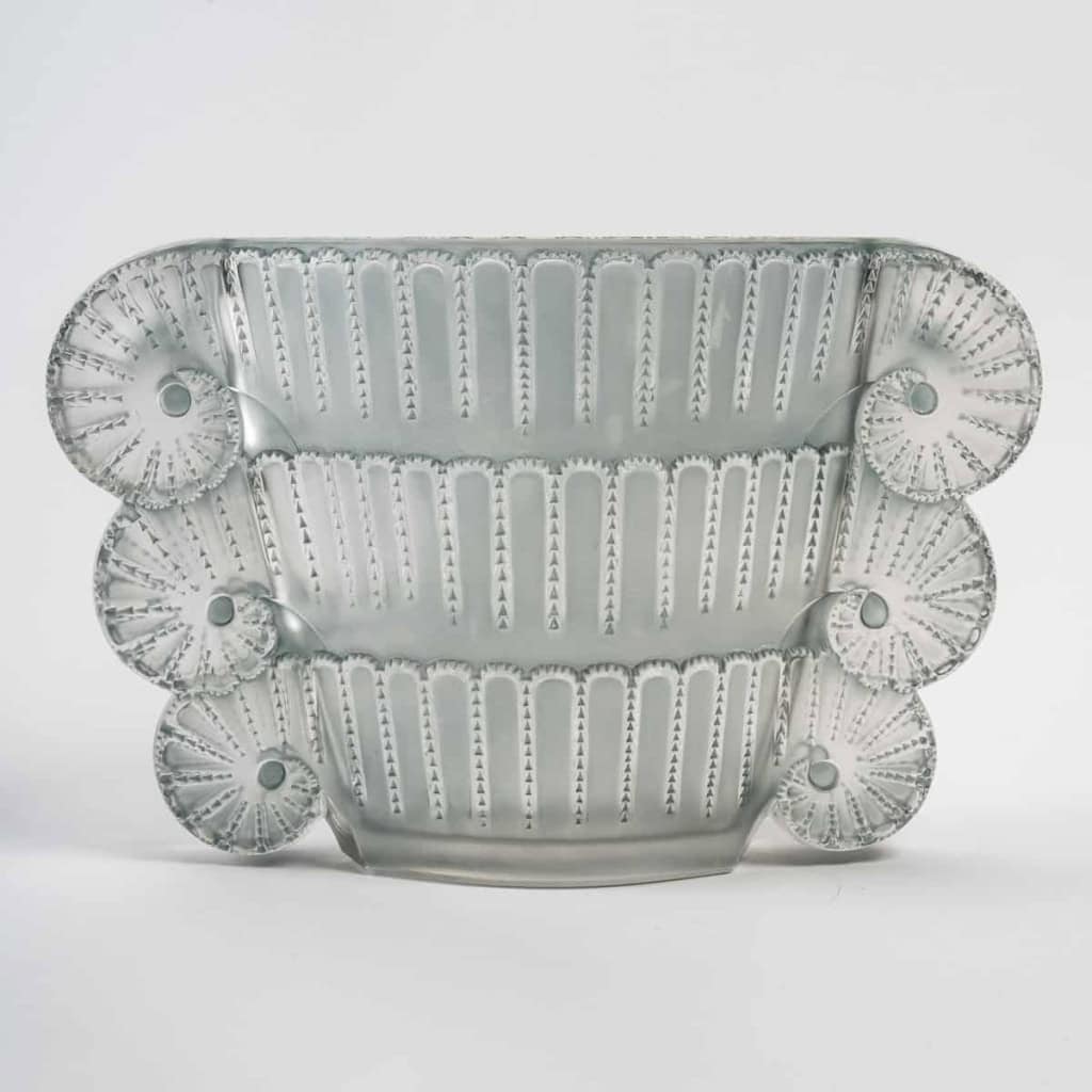 Vase « Jaffa » Verre Blanc Patiné Bleu de René LALIQUE | Biron ||||||||