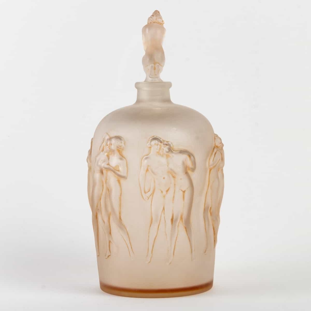 Vase "Douze Figurines avec Bouchon Figurine" Verre Blanc Patiné Sépia de René LALIQUE