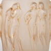 Vase "Douze Figurines avec Bouchon Figurine" Verre Blanc Patiné Sépia de René LALIQUE