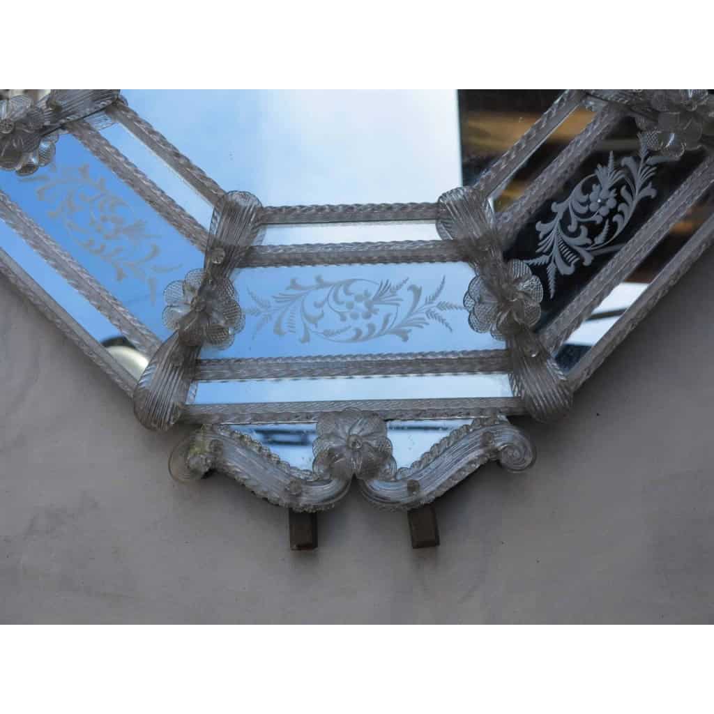 1950′ Miroir Style Véronèse Octogonal Parecloses avec Couronne Haute et Basse | Biron 1950′ Miroir Style Véronèse Octogonal Parecloses avec Couronne Haute et Basse