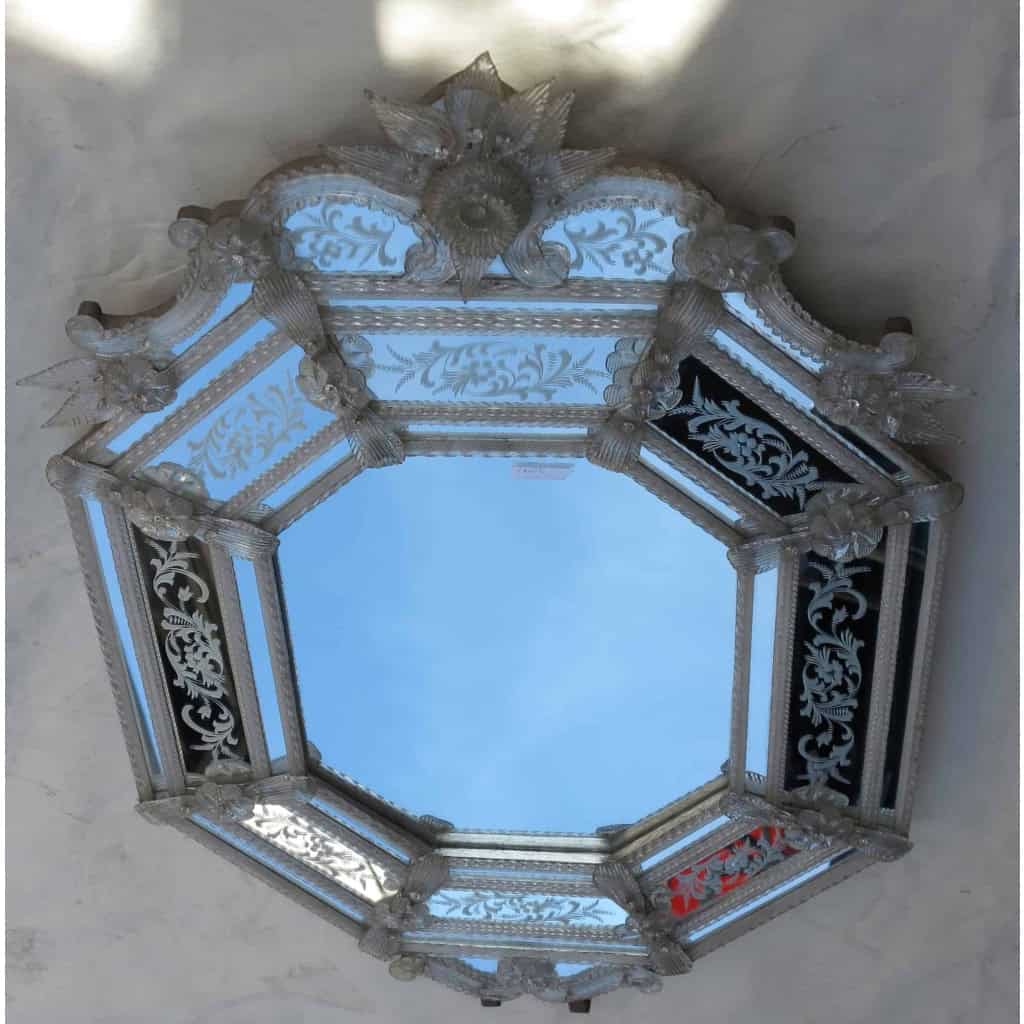 1950′ Miroir Style Véronèse Octogonal Parecloses avec Couronne Haute et Basse | Biron 1950′ Miroir Style Véronèse Octogonal Parecloses avec Couronne Haute et Basse