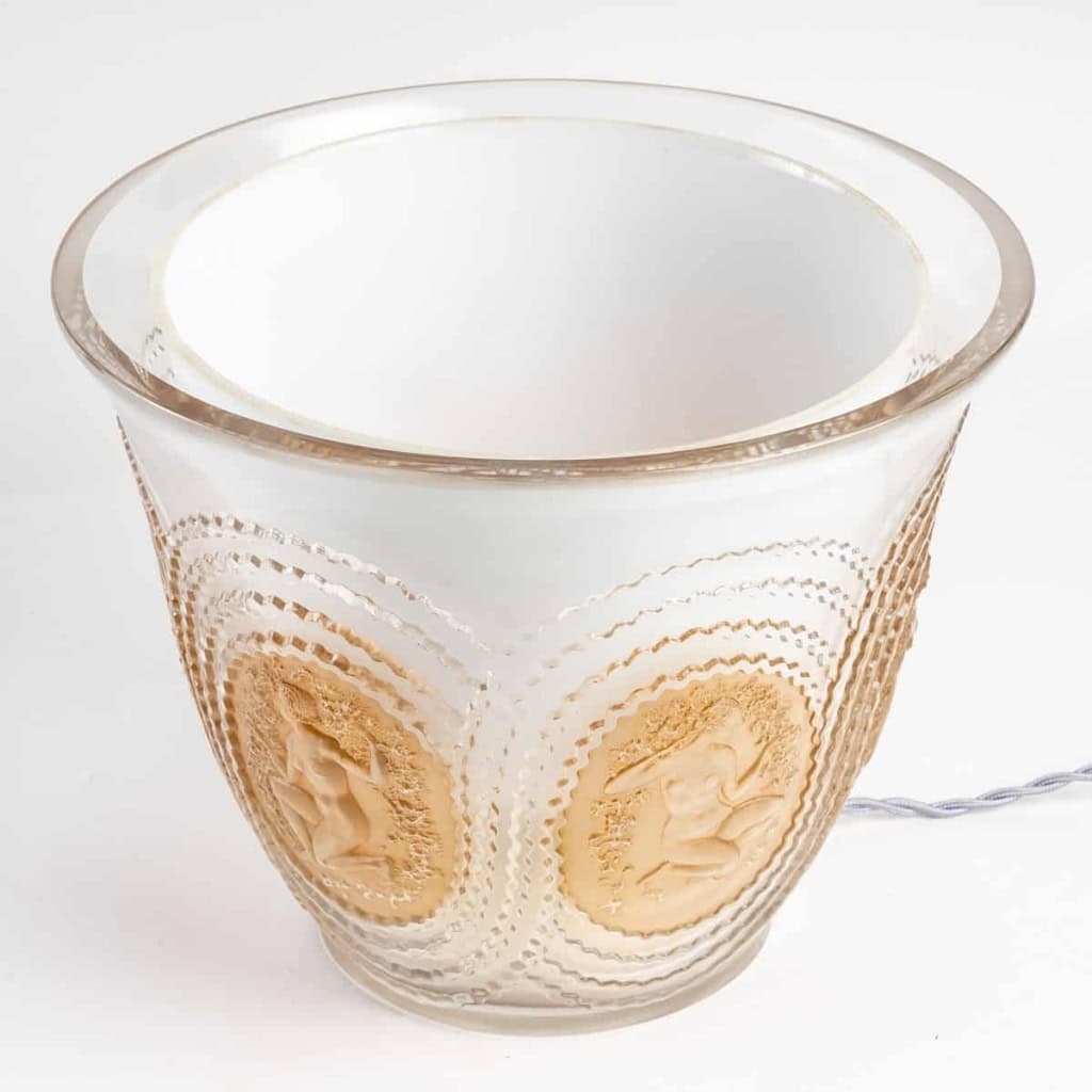 Réflecteur « Driades » Verre Blanc Patiné Sépia de René LALIQUE | Biron Réflecteur "Driades" Verre Blanc Patiné Sépia de René LALIQUE
