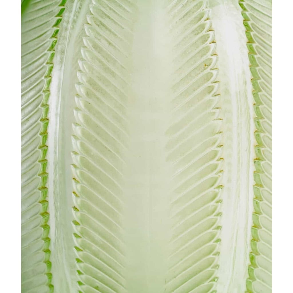 Vase "Biskra" Verre Vert Clair Patiné Gris de René LALIQUE