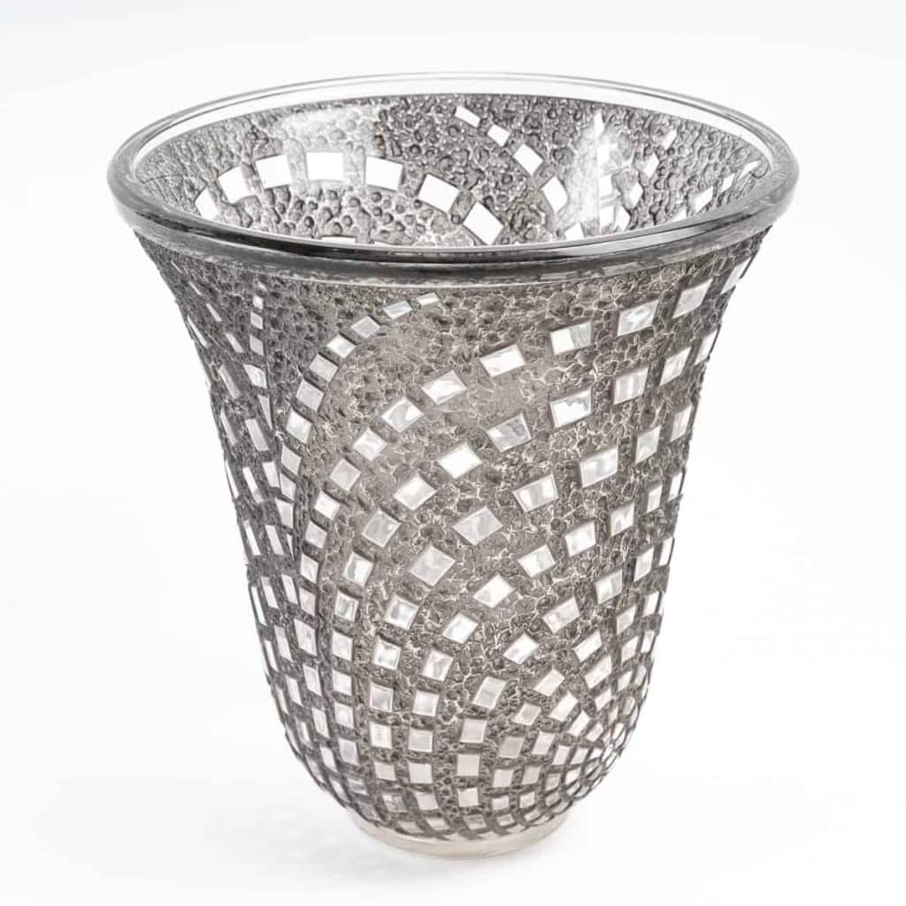 Vase « Damiers » Verre Blanc Patiné Gris René LALIQUE | Biron Vase "Damiers" Verre Blanc Patiné Gris René LALIQUE