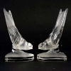 Paire de Serre-Livres « Hirondelles B » Verre Blanc de René LALIQUE | Biron Paire de Serre-Livres "Hirondelles B" Verre Blanc de René LALIQUE