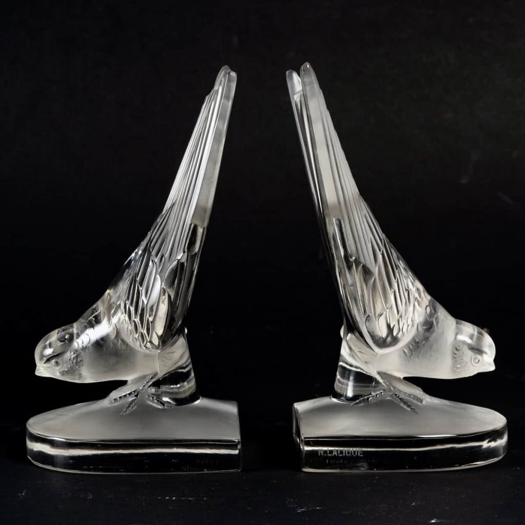 Paire de Serre-Livres « Hirondelles B » Verre Blanc de René LALIQUE | Biron Paire de Serre-Livres "Hirondelles B" Verre Blanc de René LALIQUE