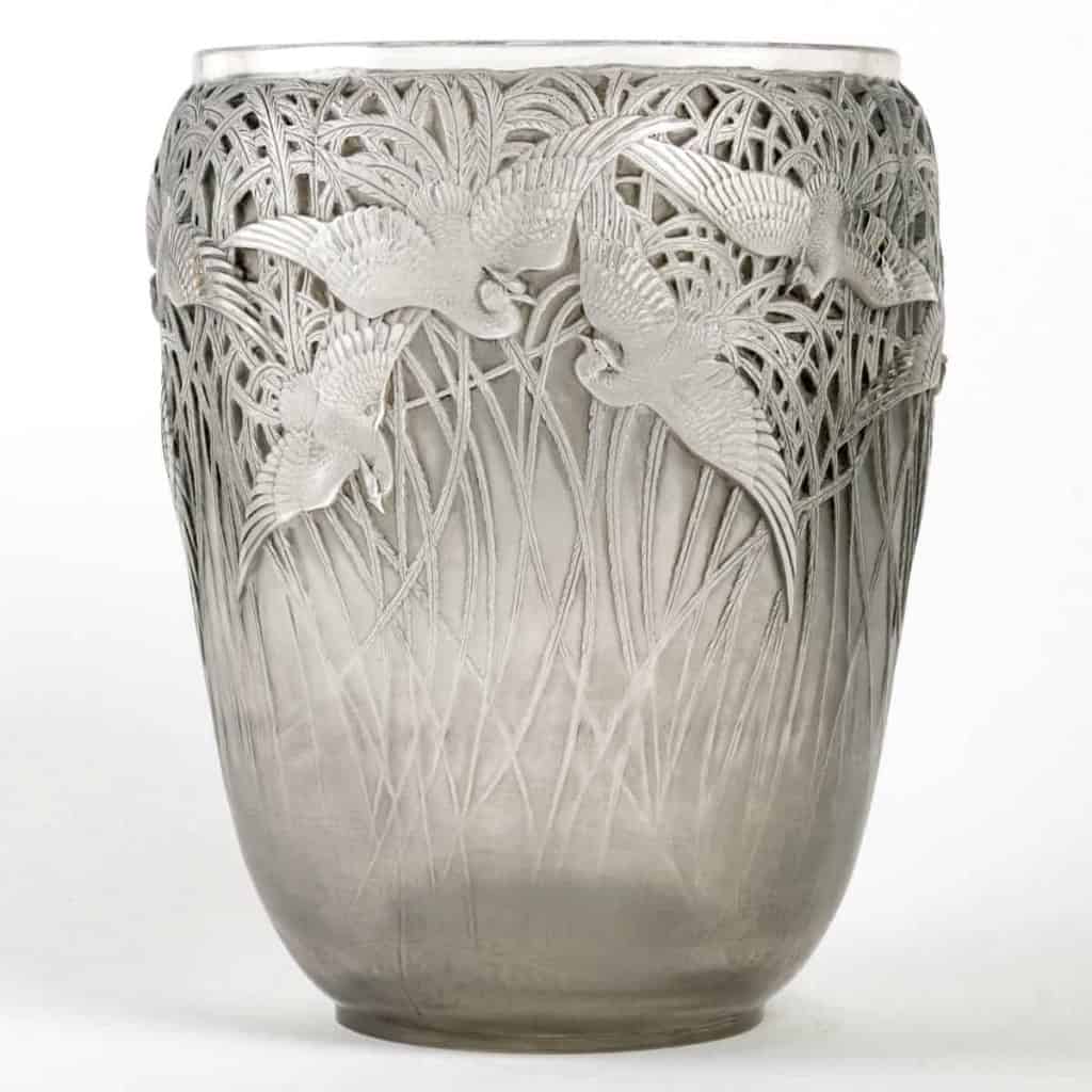 Vase « Aigrettes » Verre Blanc Patiné Gris de René LALIQUE | Biron |||||||