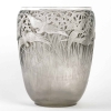 Vase « Aigrettes » Verre Blanc Patiné Gris de René LALIQUE | Biron Vase "Aigrettes" Verre Blanc Patiné Gris de René LALIQUE