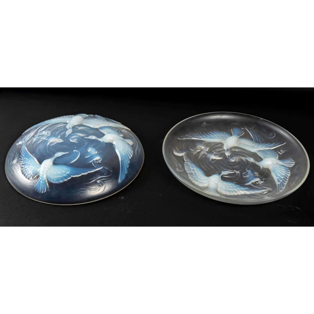 Coupe et plat en verre opalescents, 1950 | Biron Coupe et plat en verre opalescents, 1950