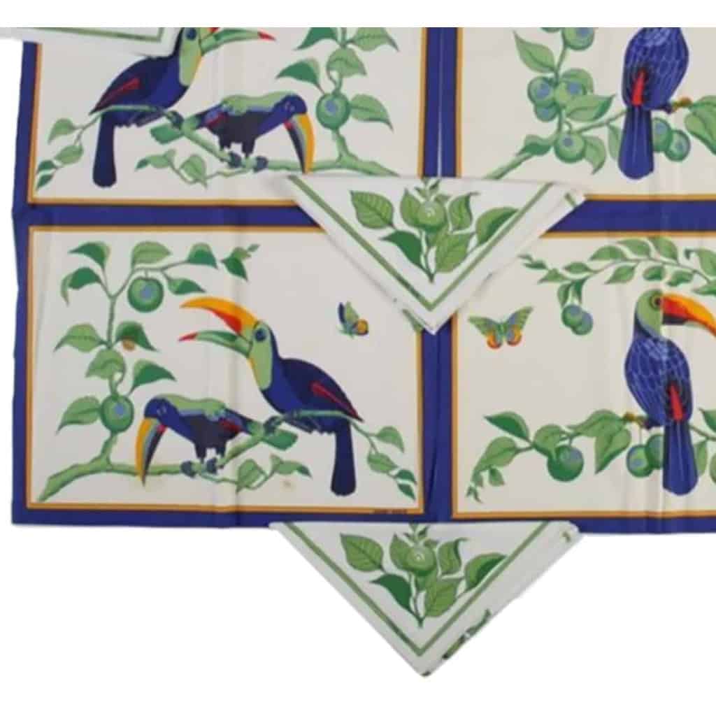 HERMÈS Paris, Les TOUCANS – 4 SETS DE TABLE ET 4 SERVIETTES | Biron HERMÈS Paris, Les TOUCANS - 4 SETS DE TABLE ET 4 SERVIETTES