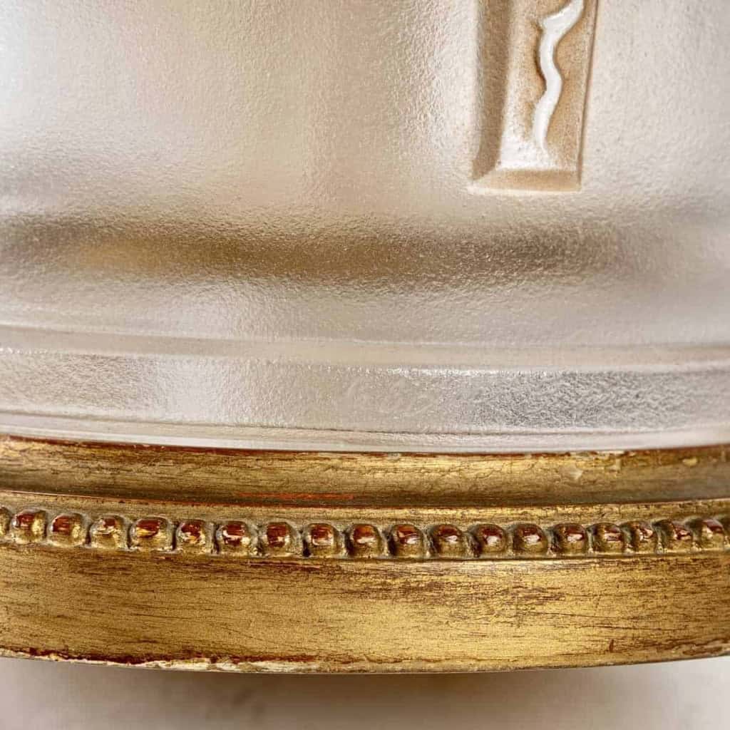Lampe « Pan » Cristal Blanc Patiné Sépia de Marc LALIQUE | Biron Lampe "Pan" Cristal Blanc Patiné Sépia de Marc LALIQUE
