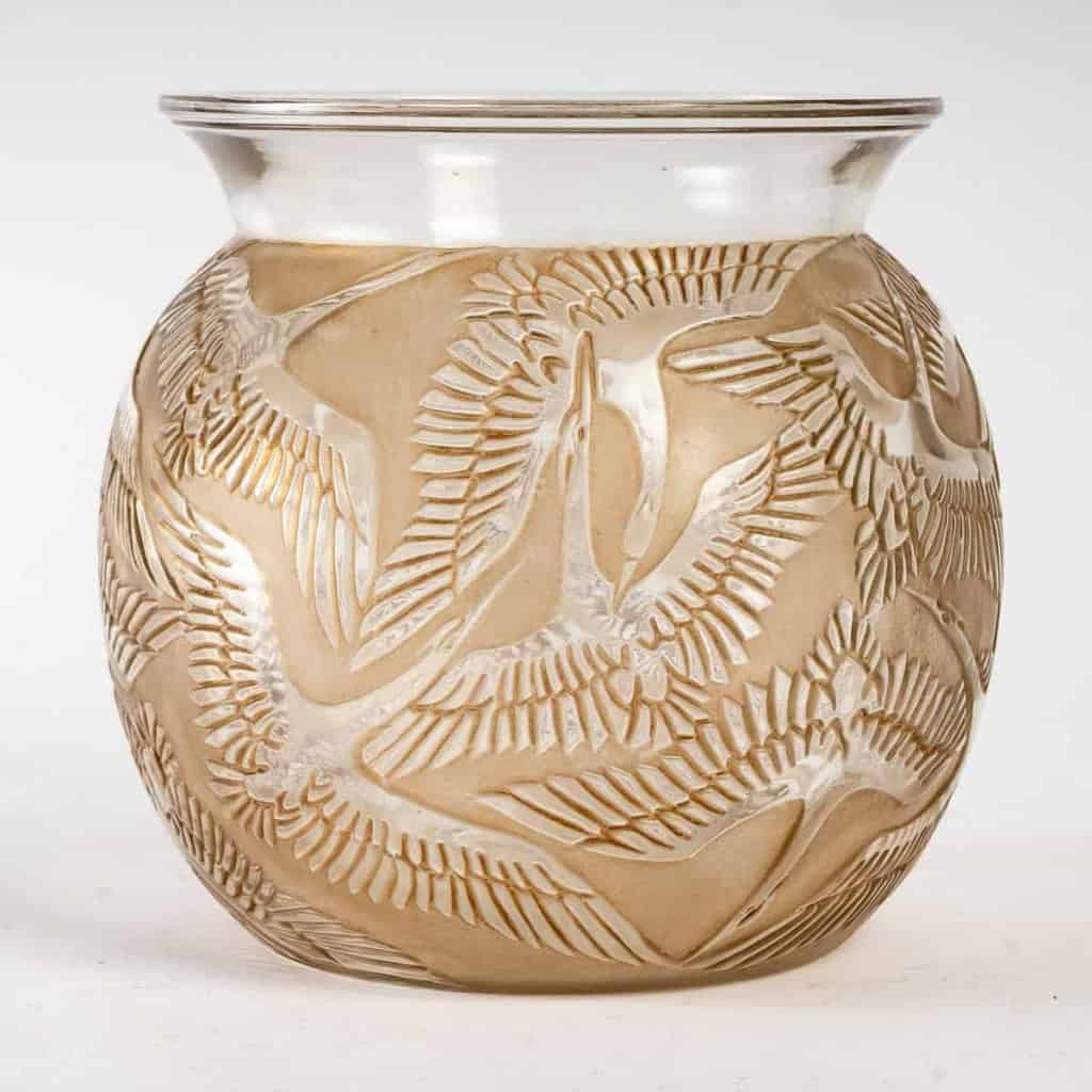 Vase « Cigognes » Verre Blanc Patiné Sépia de René LALIQUE | Biron ||||||