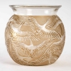 Vase « Cigognes » Verre Blanc Patiné Sépia de René LALIQUE | Biron Vase "Cigognes" Verre Blanc Patiné Sépia de René LALIQUE