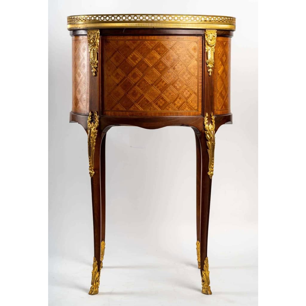 Table de chevet de style Transition. | Biron Table de chevet de style Transition.