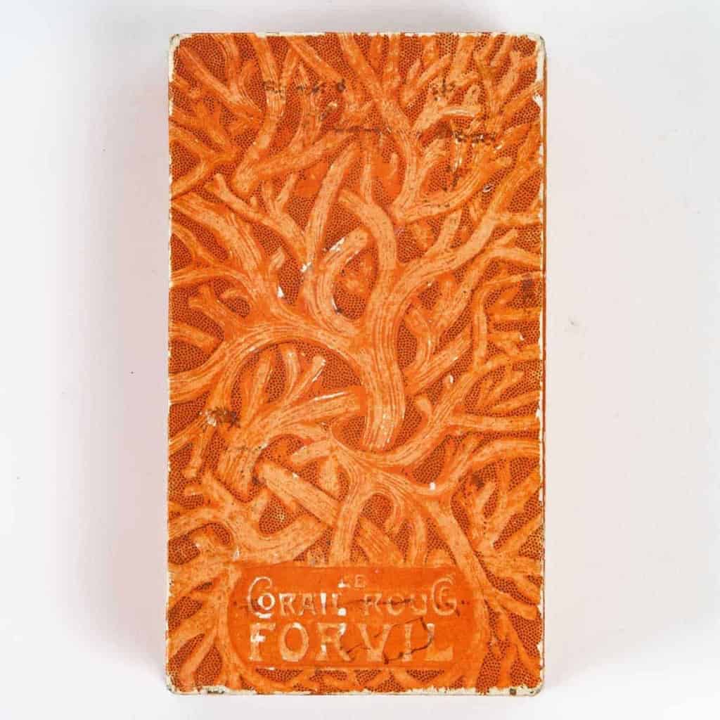 Flacon « Corail Rouge » Verre Blanc Emaillé Corail de René LALIQUE pour Forvil. | Biron Flacon « Corail Rouge » Verre Blanc Emaillé Corail de René LALIQUE pour Forvil.