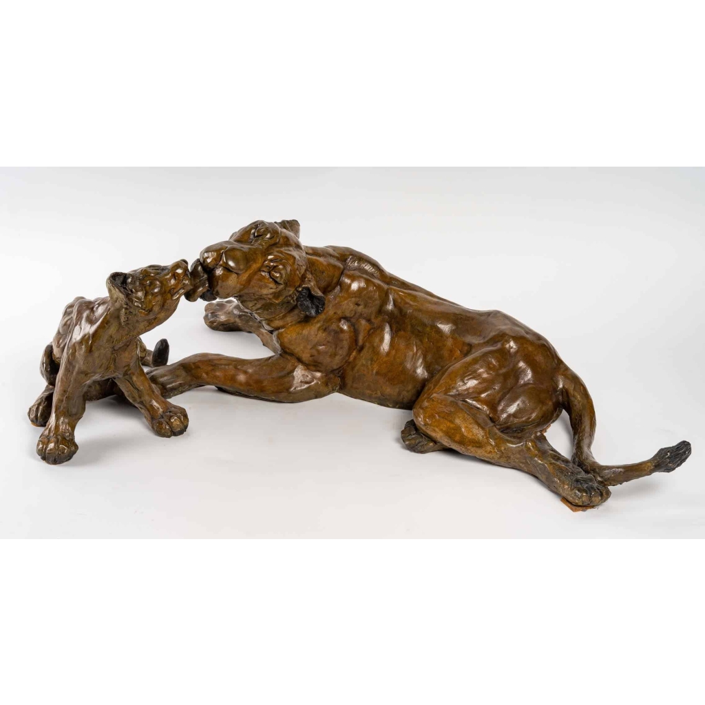 Bronze, patine marron clair, Lionne et son petit | Biron |||||||||