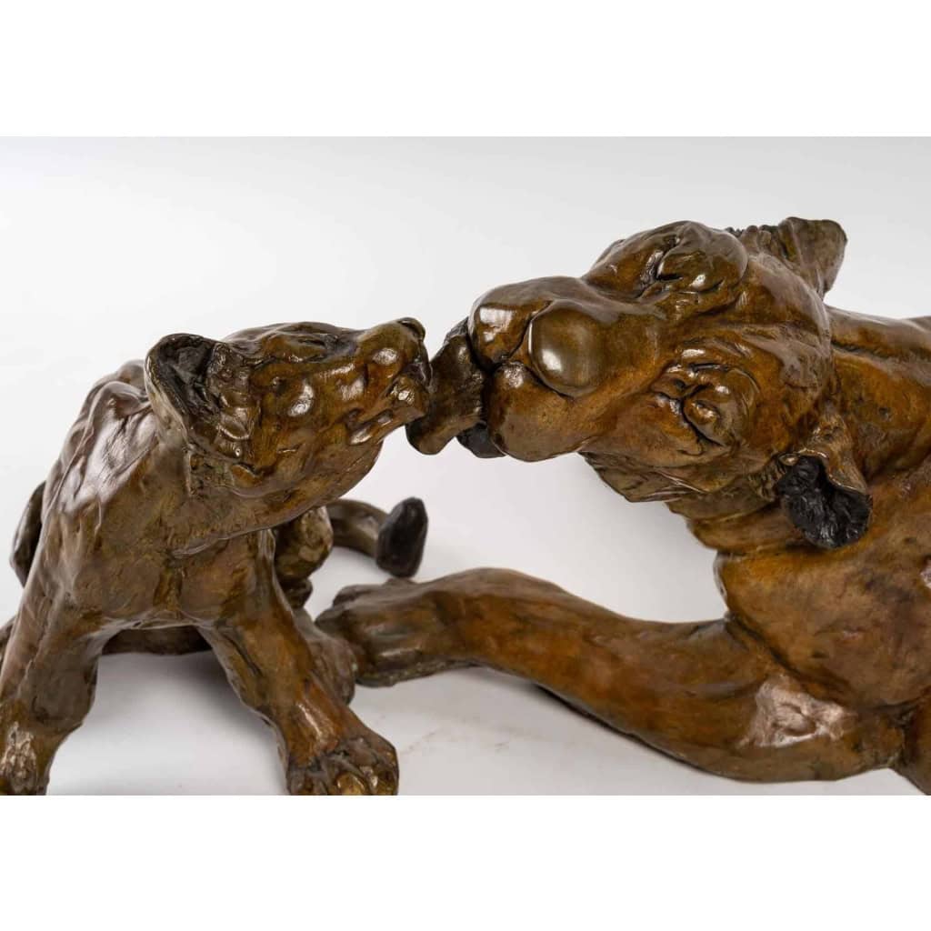 Bronze, patine marron clair, Lionne et son petit | Biron Bronze, patine marron clair, Lionne et son petit