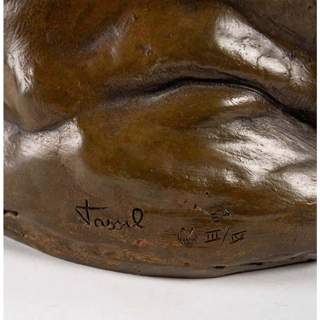 Bronze, patine marron clair, Lionne et son petit | Biron Bronze, patine marron clair, Lionne et son petit
