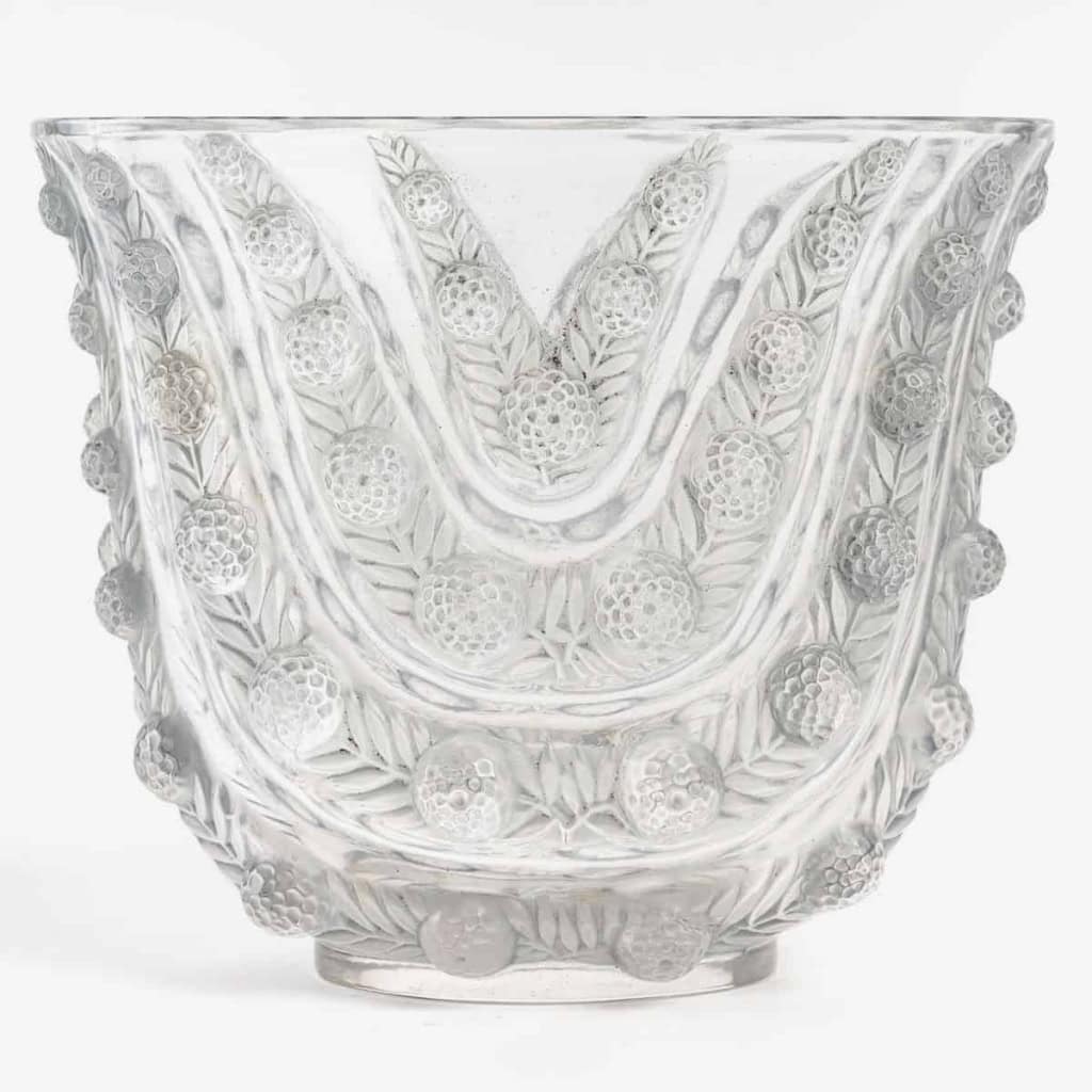 Vase « Vichy » Verre Blanc Patiné Bleu de René LALIQUE | Biron Vase "Vichy" Verre Blanc Patiné Bleu de René LALIQUE