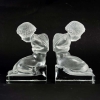 Paire de Serre-Livres « Amour » Verre Blanc Granité de René LALIQUE | Biron Paire de Serre-Livres "Amour" Verre Blanc Granité de René LALIQUE