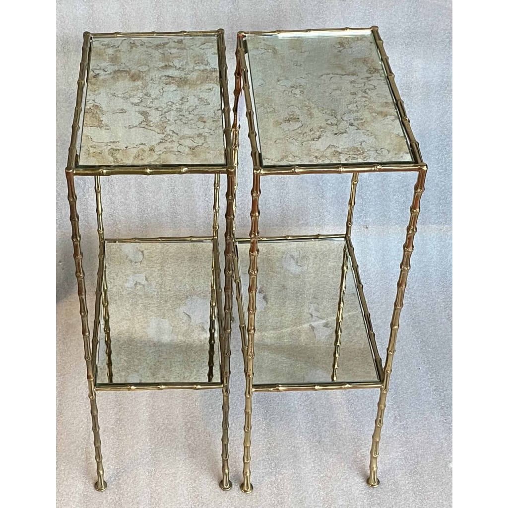 1950/70′ Paire de Tables en Bronze Doré Décor Bambou à 2 Niveaux Maison Baguès Plateaux Miroirs Vieillis Oxydés 34X 20 x