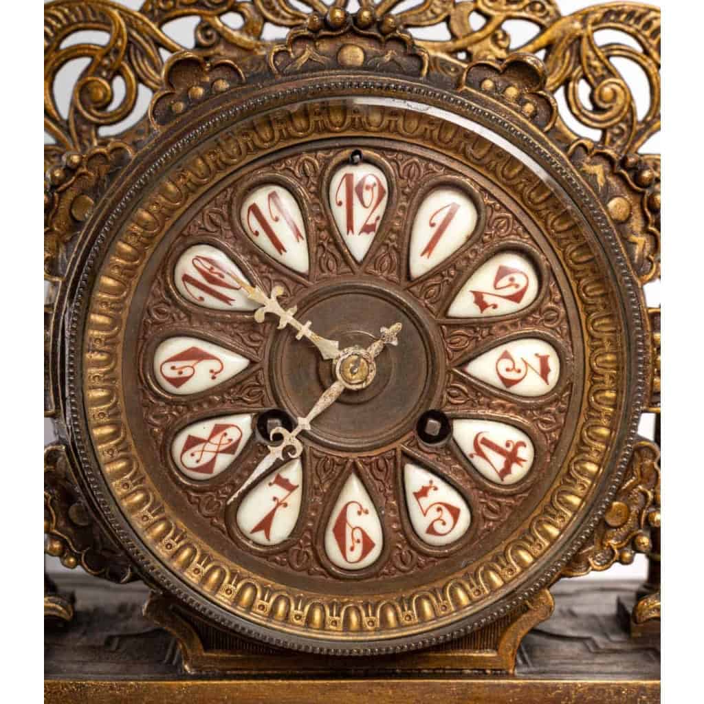 Belle garniture de cheminée orientaliste fin XIXème siècle | Biron Belle garniture de cheminée orientaliste fin XIXème siècle