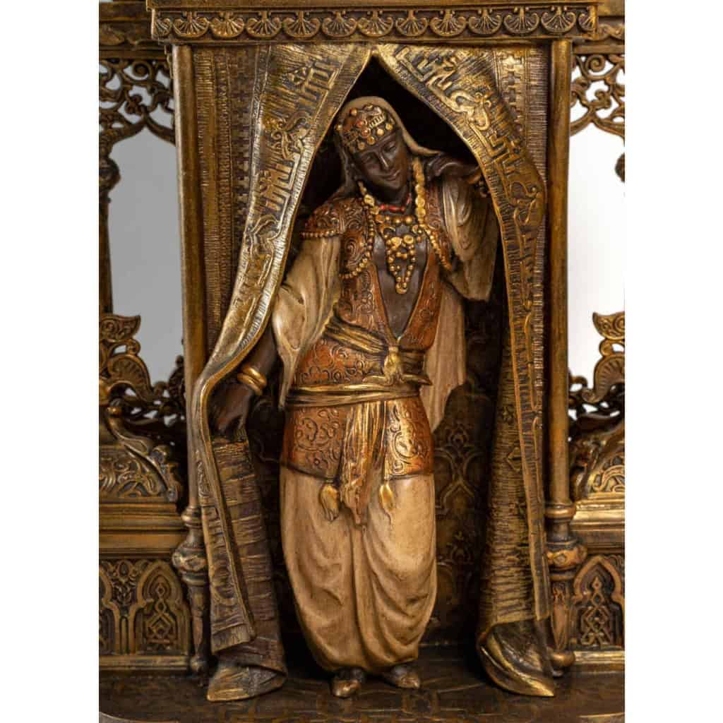 Belle garniture de cheminée orientaliste fin XIXème siècle | Biron Belle garniture de cheminée orientaliste fin XIXème siècle