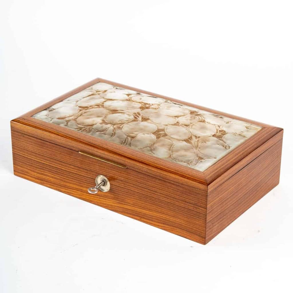 Coffret « Monnaie du Pape » Bois et Verre Blanc Patiné Sépia de René LALIQUE | Biron |||||||||||