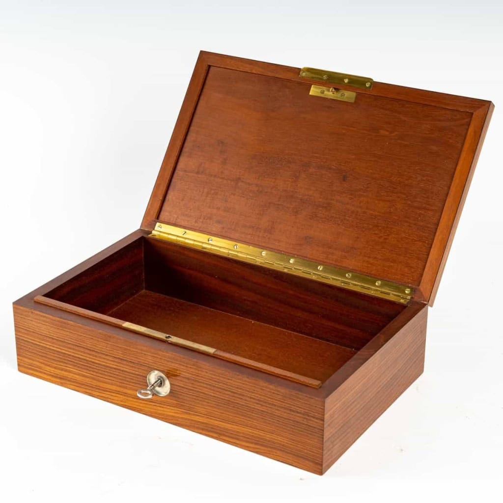 Coffret « Monnaie du Pape » Bois et Verre Blanc Patiné Sépia de René LALIQUE | Biron Coffret « Monnaie du Pape » Bois et Verre Blanc Patiné Sépia de René LALIQUE