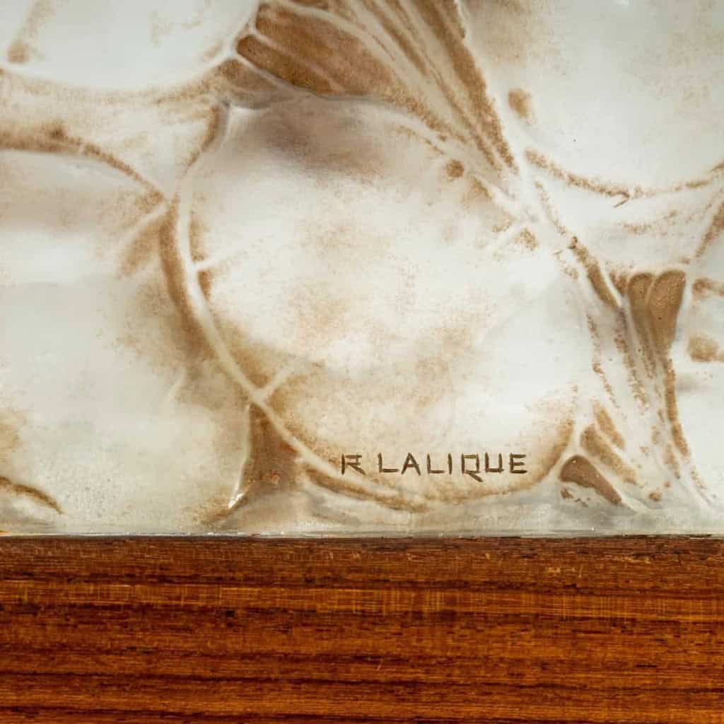 Coffret « Monnaie du Pape » Bois et Verre Blanc Patiné Sépia de René LALIQUE | Biron Coffret « Monnaie du Pape » Bois et Verre Blanc Patiné Sépia de René LALIQUE