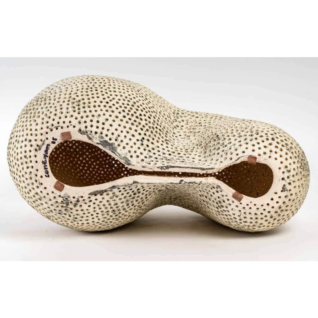 Sculpture céramique « crâne » par Daphné Corregan | Biron Sculpture céramique "crâne" par Daphné Corregan