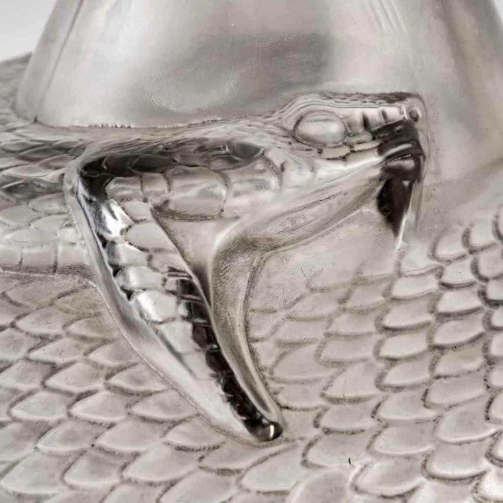 Vase « Serpent » Verre Blanc Patiné Gris de René LALIQUE | Biron Vase "Serpent" Verre Blanc Patiné Gris de René LALIQUE