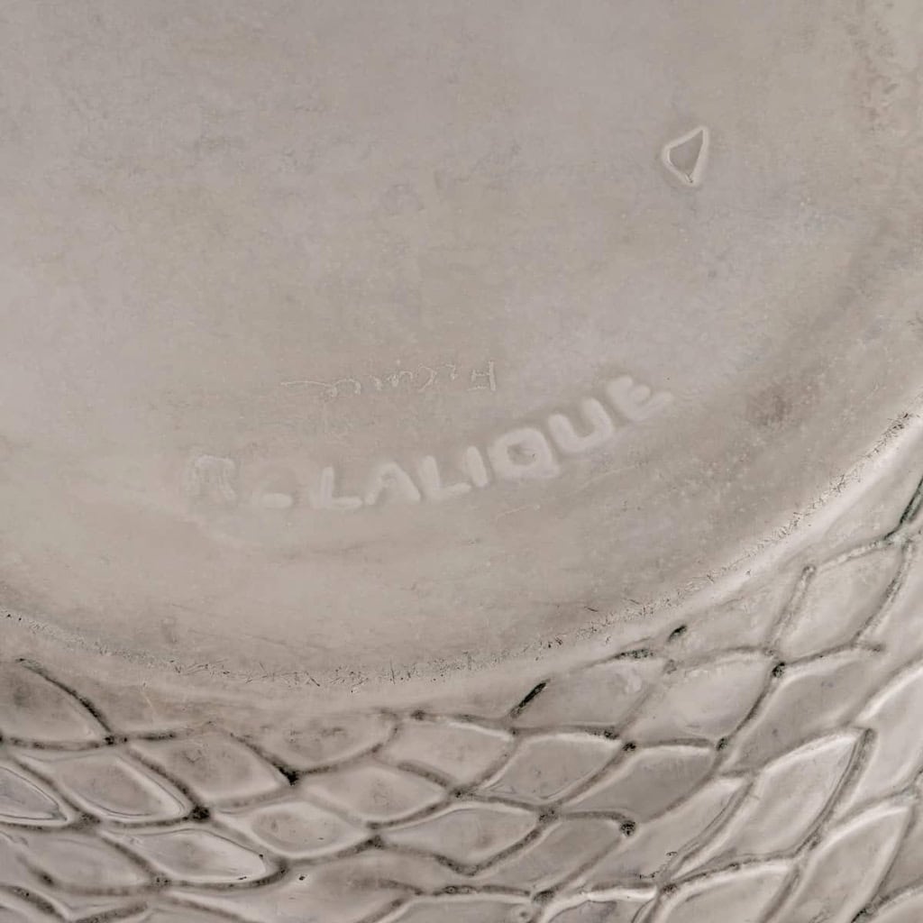 Vase « Serpent » Verre Blanc Patiné Gris de René LALIQUE | Biron Vase "Serpent" Verre Blanc Patiné Gris de René LALIQUE